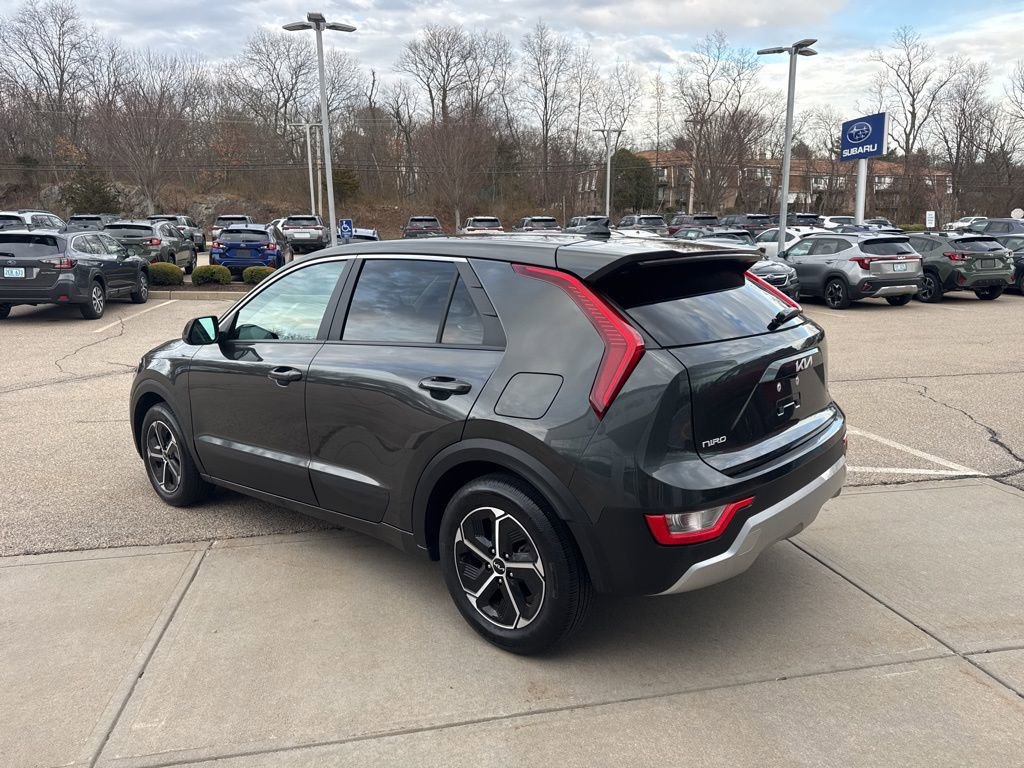 Used 2025 Kia Niro LX FWD image 4