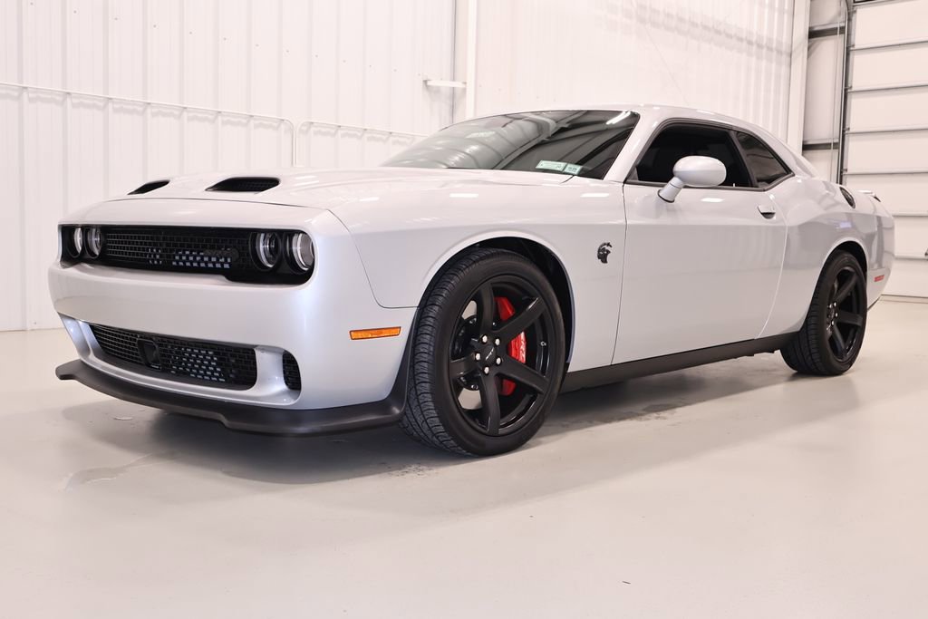 Used 2022 Dodge Challenger SRT Hellcat w/ Plus Package RWD image 6