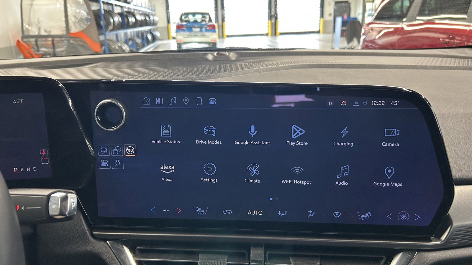 Used 2025 Chevrolet Equinox EV LT w/ Comfort Package image 27