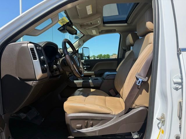 Used 2018 GMC Sierra 2500 Denali w/ Duramax Plus Package AWD/4WD image 14