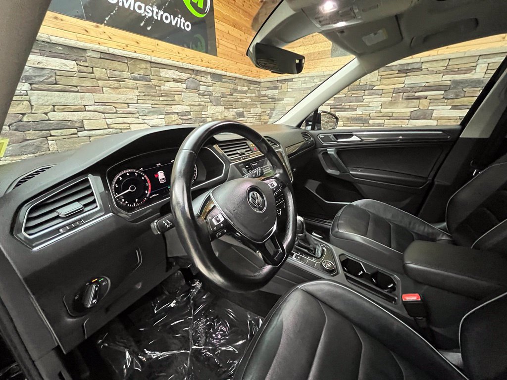 Used 2019 Volkswagen Tiguan SEL Premium AWD/4WD image 16