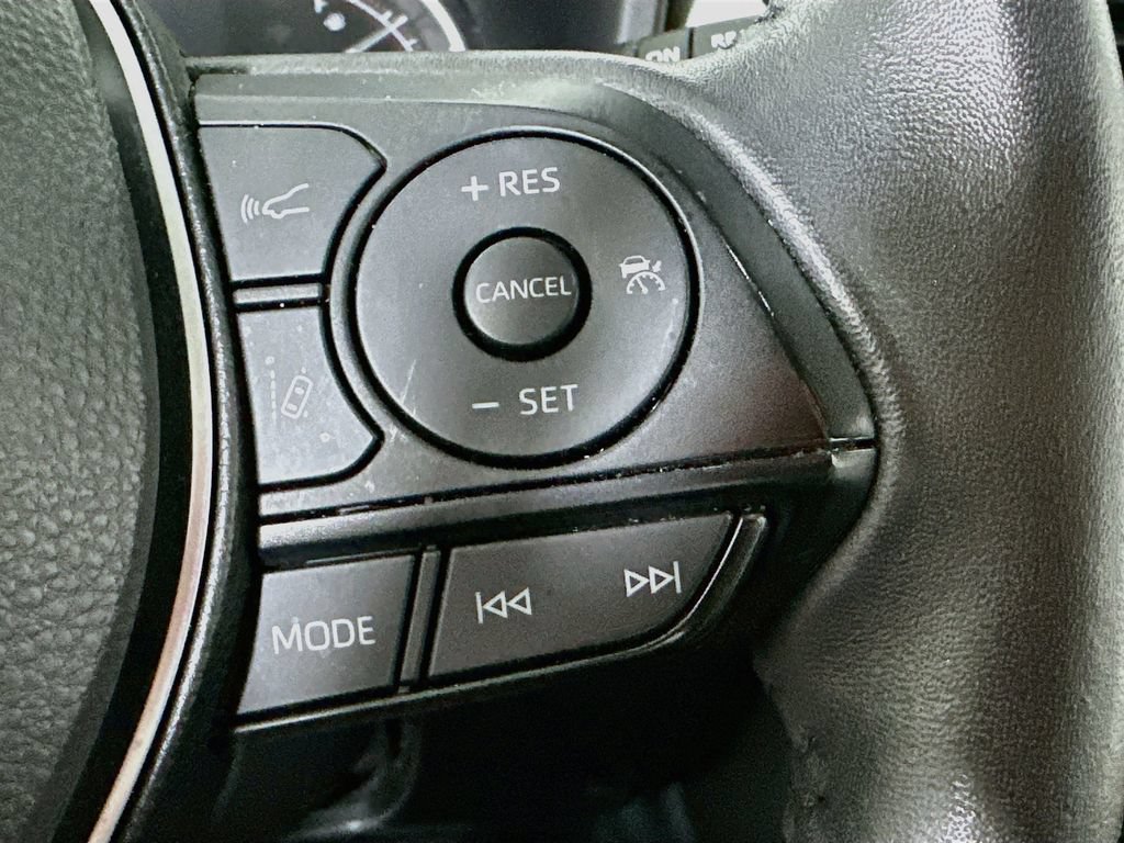 Used 2025 Toyota RAV4 XLE Premium FWD image 23