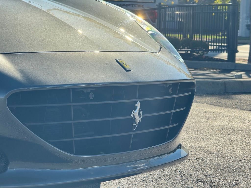 Used 2016 Ferrari California T image 33