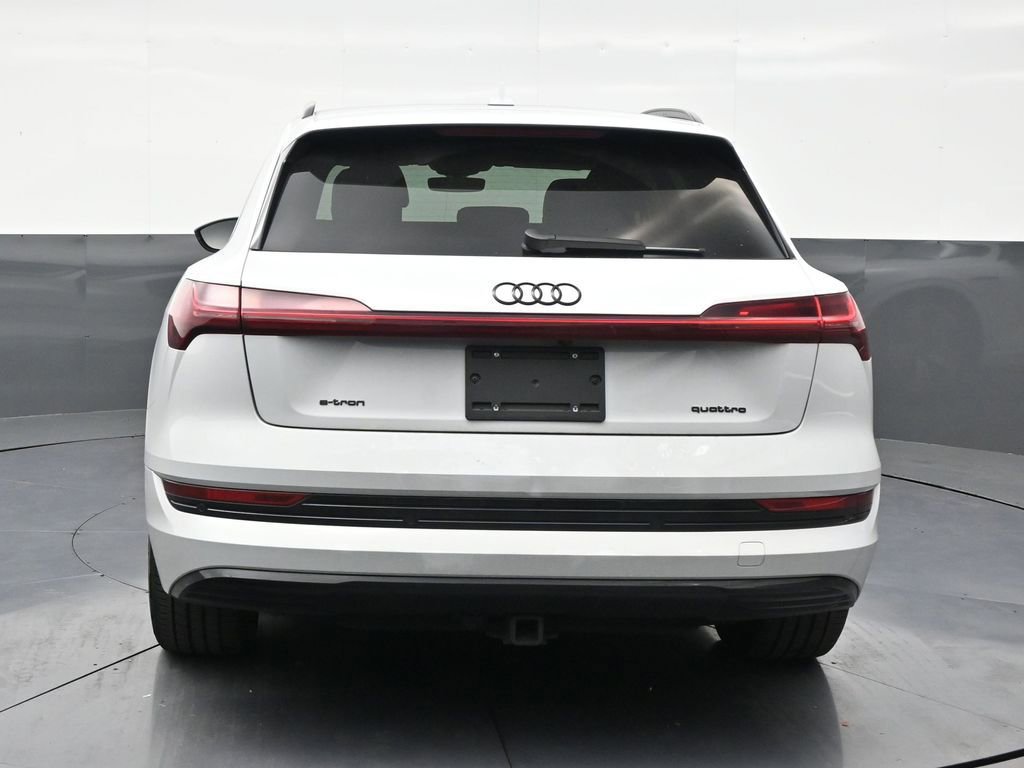 Used 2023 Audi e-tron Premium Plus w/ Premium Plus Package image 4