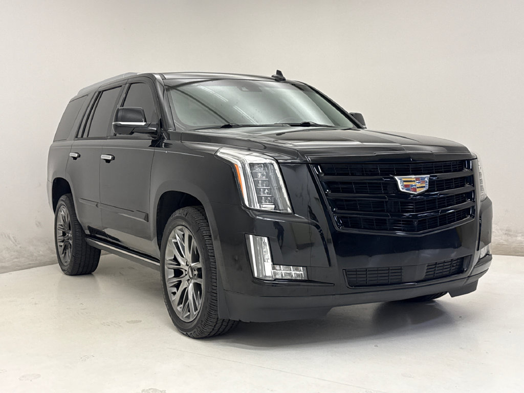 Used 2020 Cadillac Escalade Premium Luxury w/ Escalade Sport Edition AWD/4WD image 4