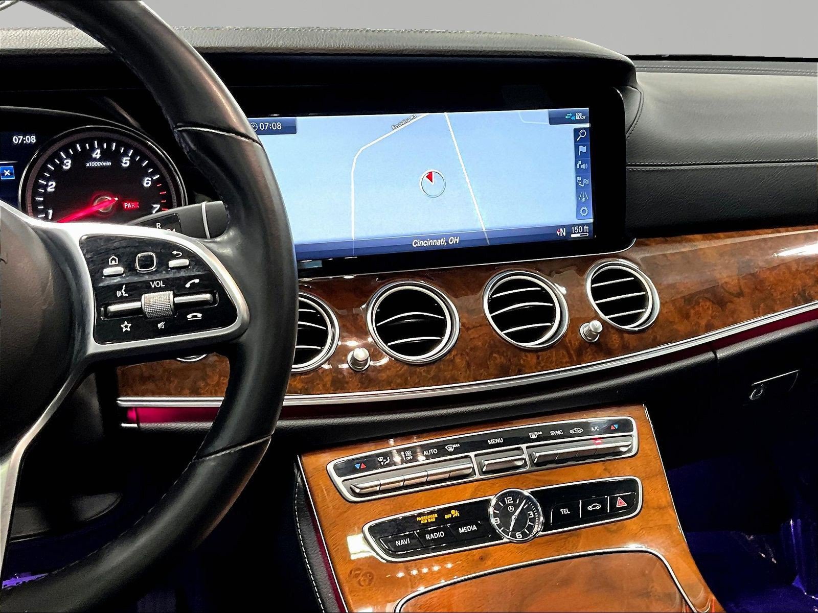 Used 2019 Mercedes-Benz E 450 4MATIC Sedan w/ Premium Package image 9