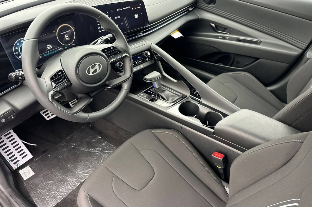 New 2026 Hyundai Elantra SEL FWD image 7