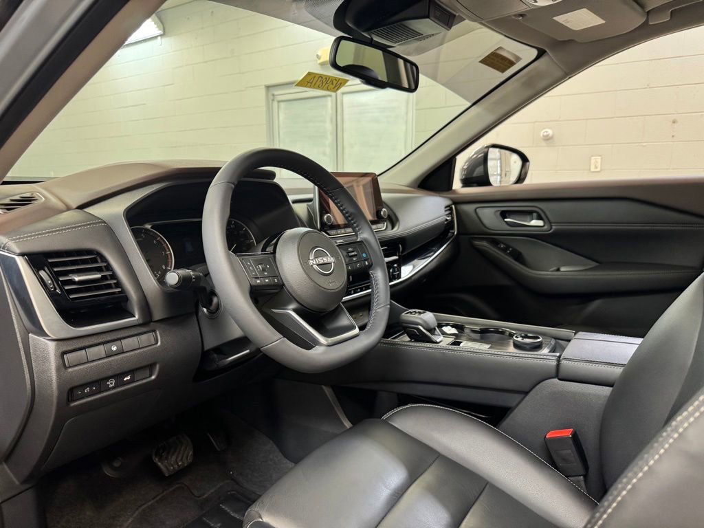 Used 2023 Nissan Rogue SL AWD/4WD image 13