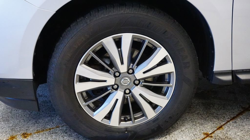 Used 2019 Nissan Pathfinder SL image 13