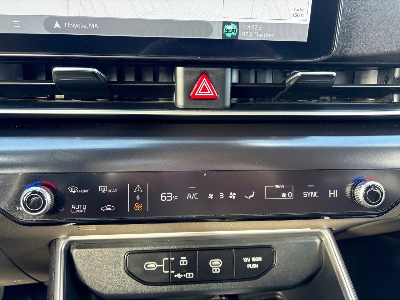 Used 2025 Kia Carnival FWD image 20