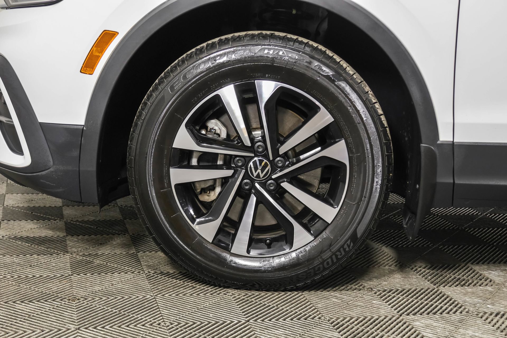 Used 2024 Volkswagen Tiguan S image 20