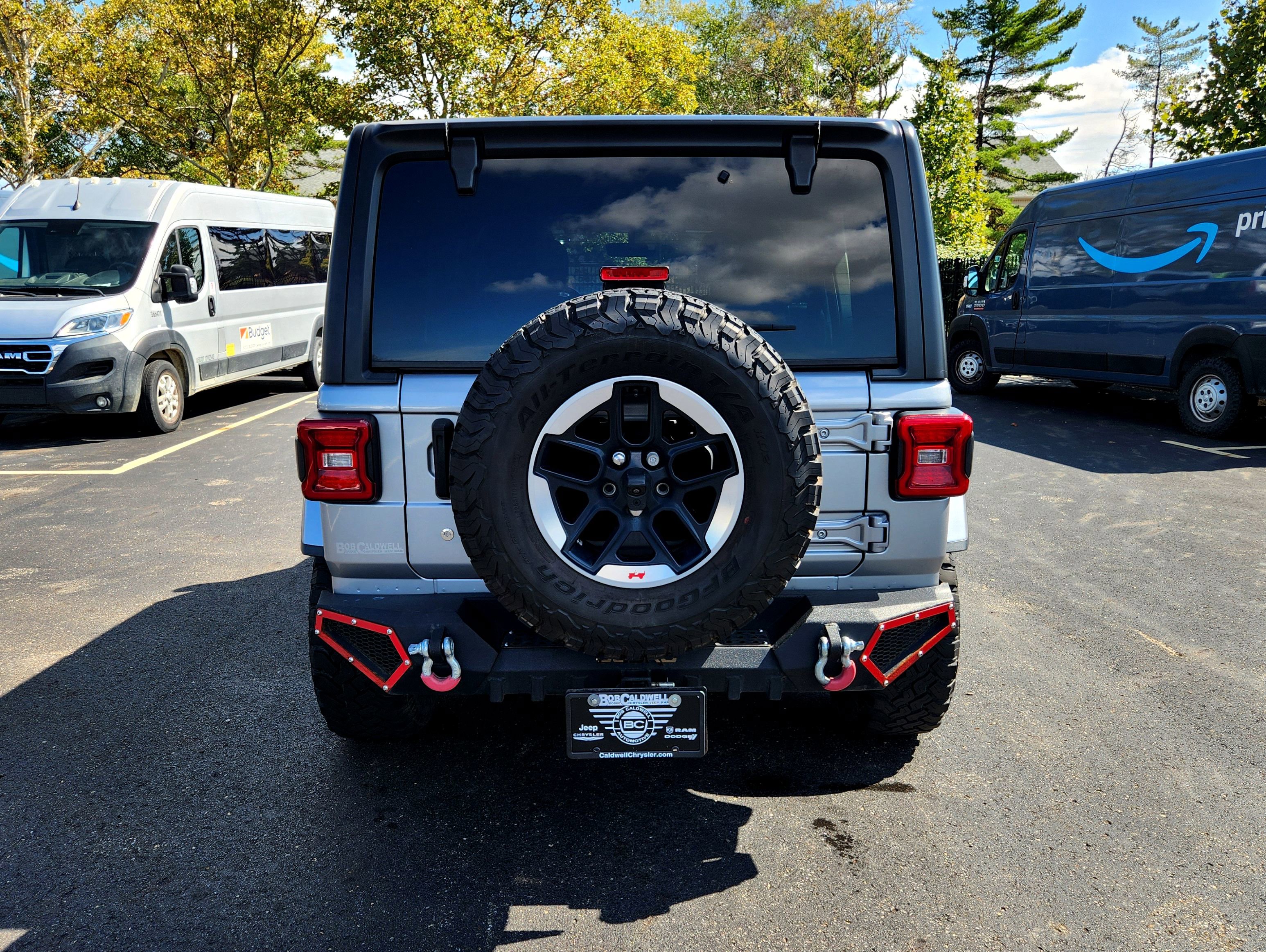 Used 2018 Jeep Wrangler Unlimited Sahara image 7