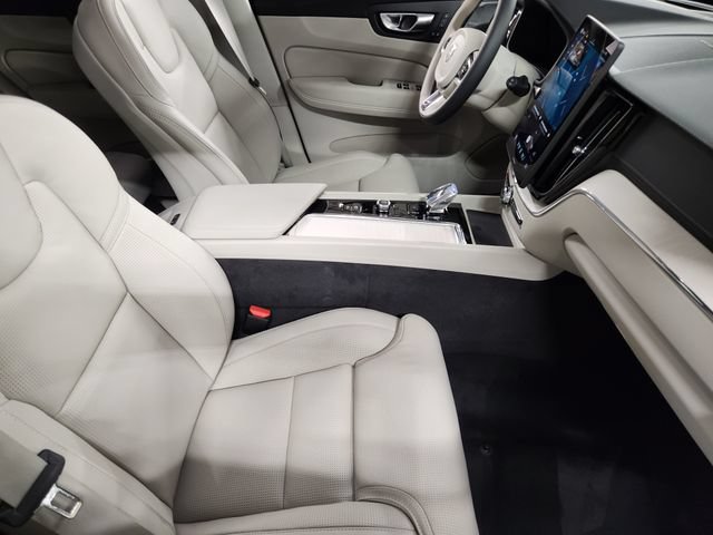 New 2026 Volvo XC60 T8 Ultra w/ Protection Package Premier AWD/4WD image 3