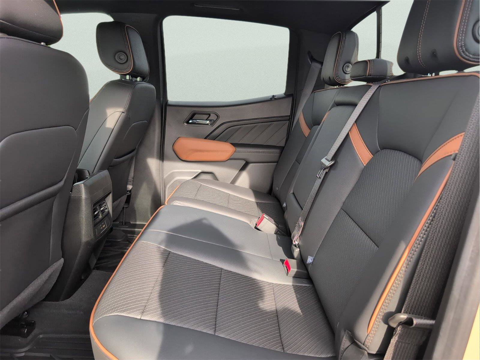 Used 2023 GMC Canyon AT4 w/ AT4 Premium Package image 29