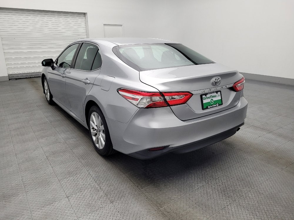 Used 2018 Toyota Camry LE image 5
