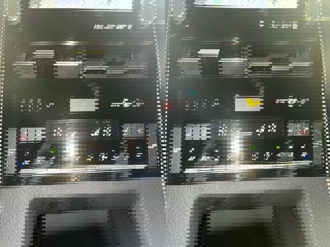 Used 2022 Toyota Avalon Limited w/ Advanced Safety Package image 21