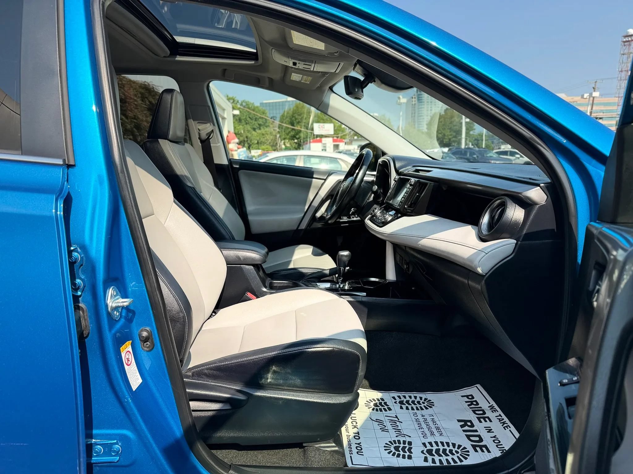 Used 2016 Toyota RAV4 Limited AWD/4WD image 34