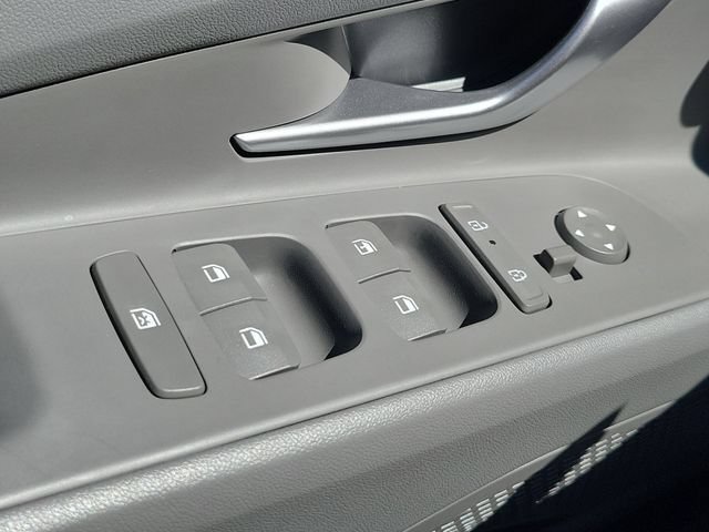 Certified 2026 Hyundai Elantra SE FWD image 16