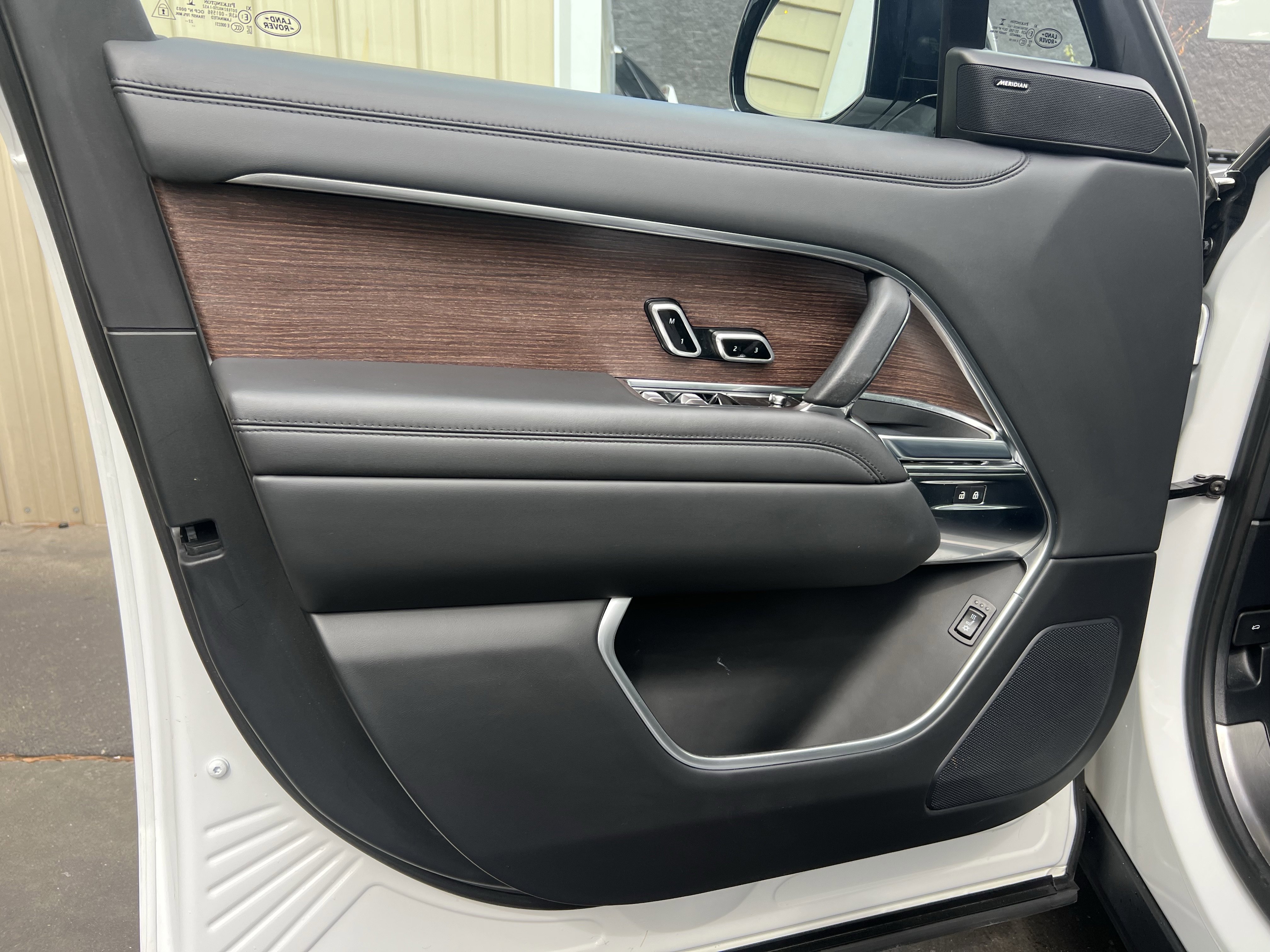 Used 2023 Land Rover Range Rover SE image 14
