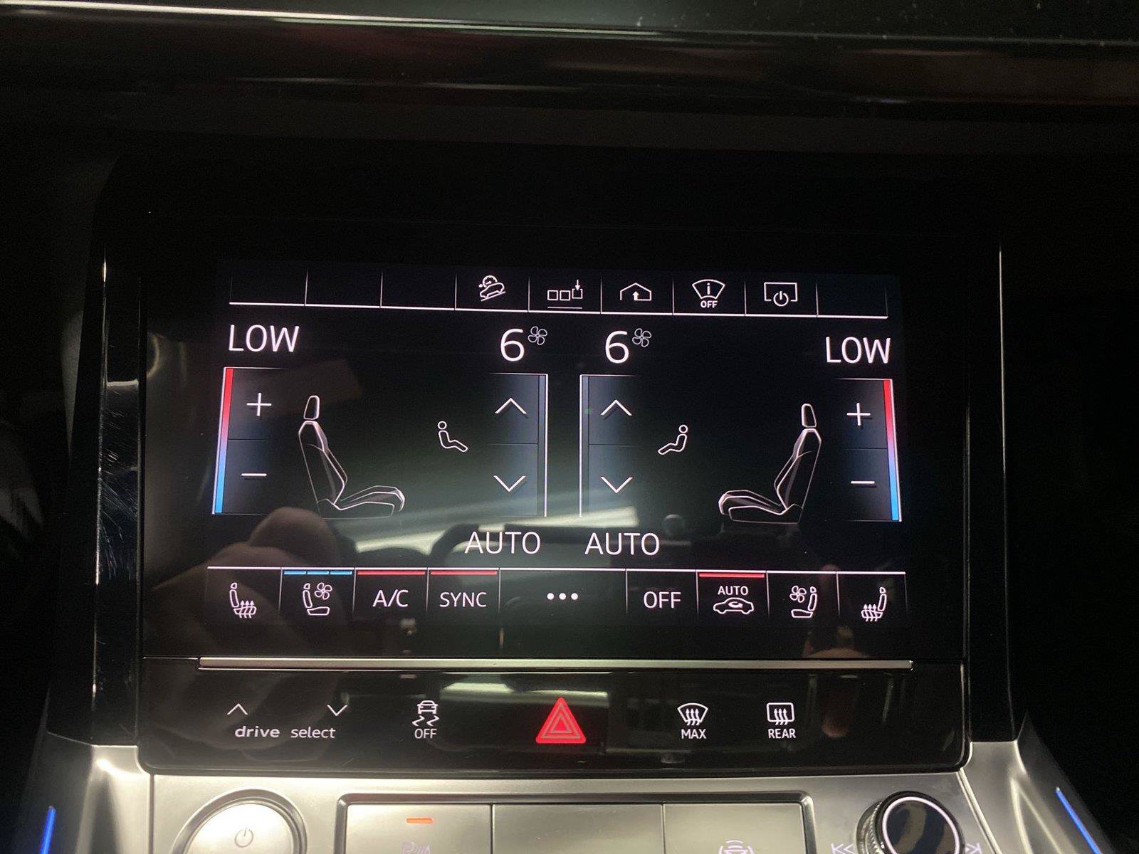 Used 2019 Audi e-tron Prestige w/ Prestige Package AWD/4WD image 21