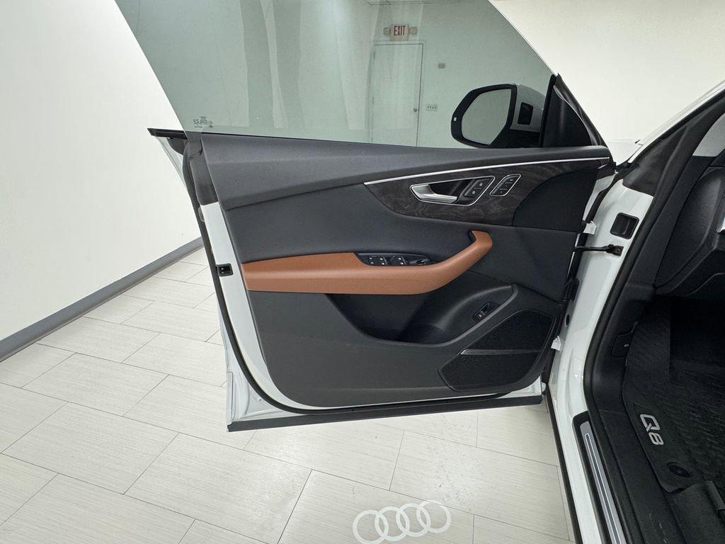 Used 2022 Audi Q8 Premium Plus image 9