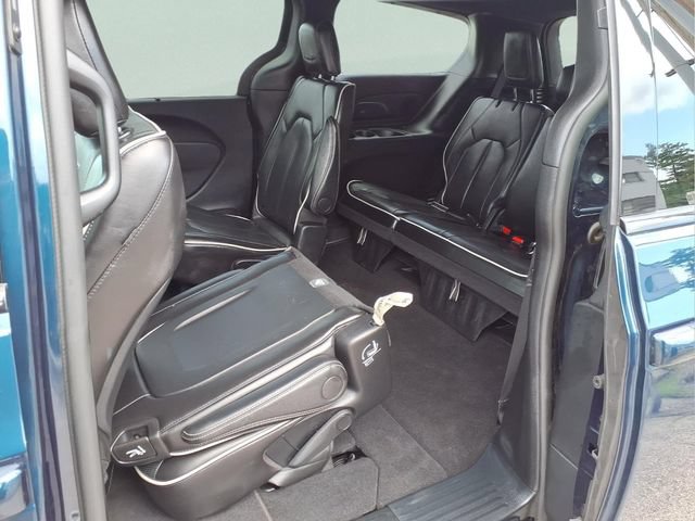 Used 2025 Chrysler Pacifica Limited FWD image 14