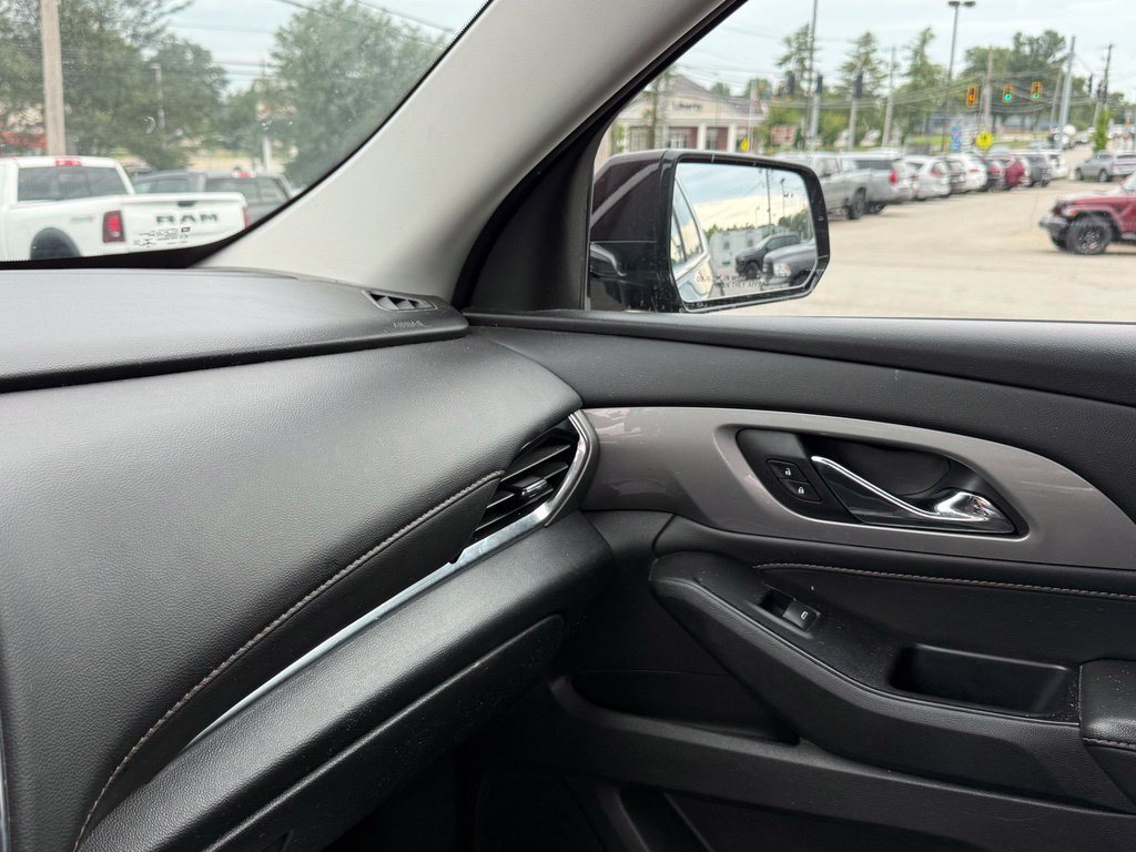 Used 2020 Chevrolet Traverse LT FWD image 21