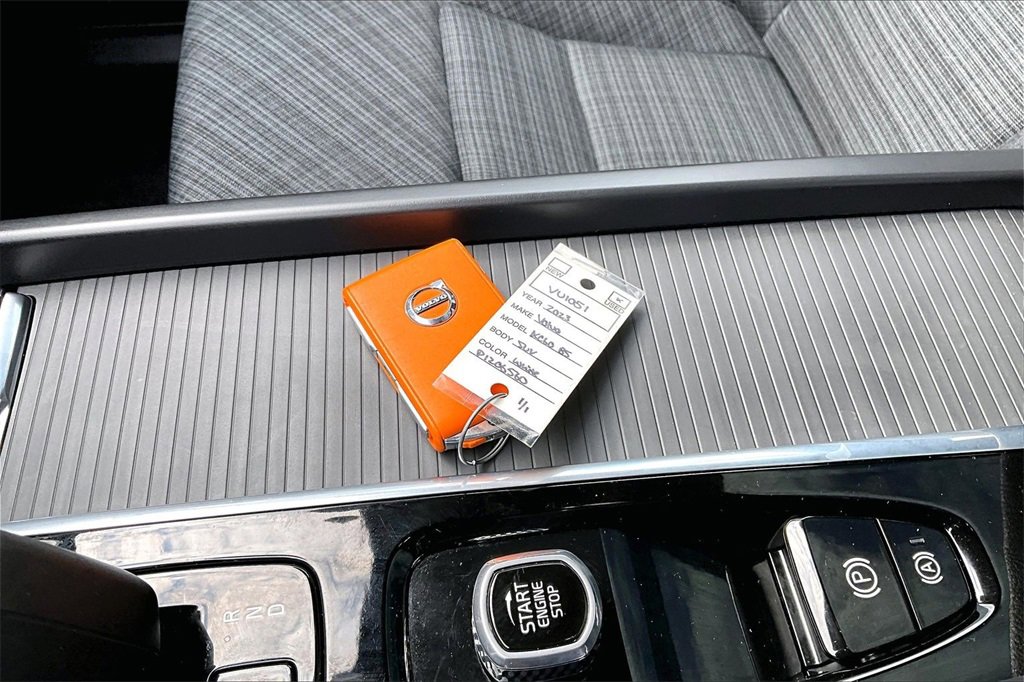 Certified 2023 Volvo XC60 B5 Core image 34