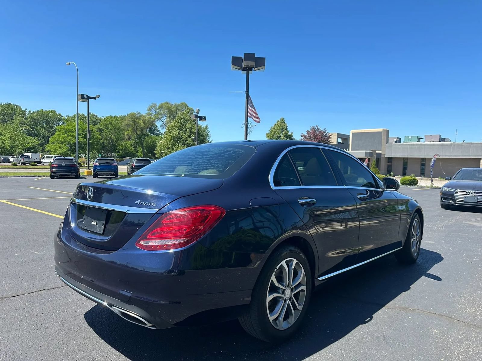 Used 2017 Mercedes-Benz C 300 4MATIC Sedan image 4
