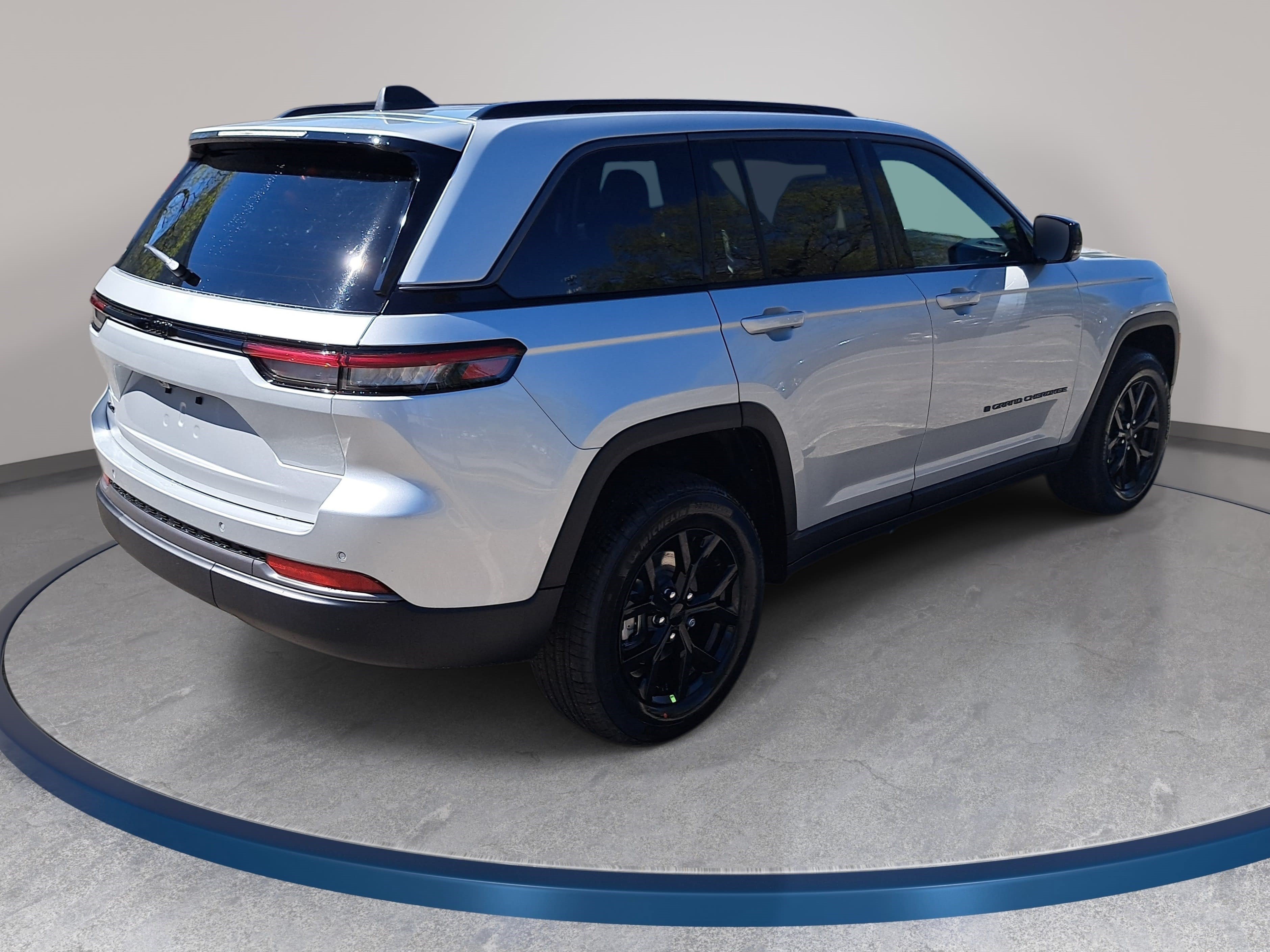 New 2026 Jeep Grand Cherokee Altitude AWD/4WD image 5