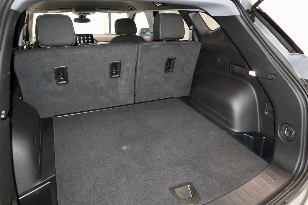 Used 2025 Chevrolet Blazer LT FWD image 15