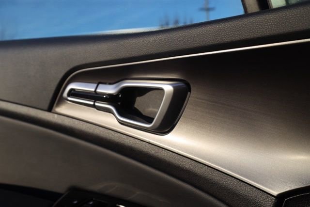 Used 2024 Kia Sportage EX image 23