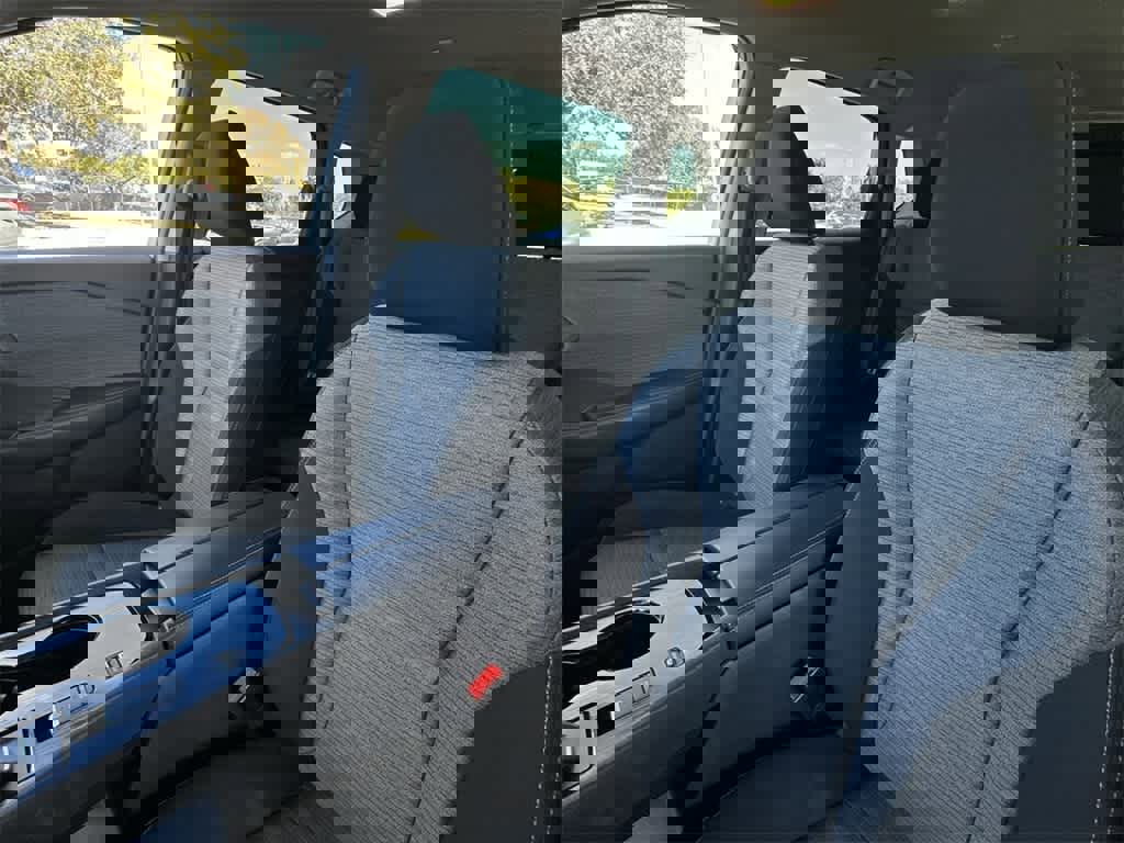 Used 2023 Nissan Rogue SV image 14