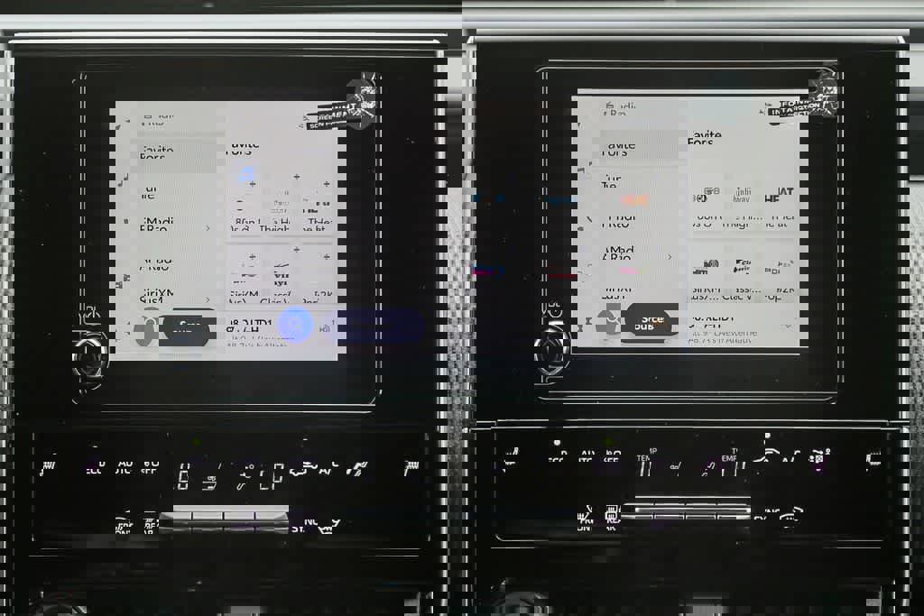 Used 2025 Subaru Solterra Premium image 14