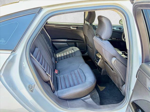 Used 2016 Ford Fusion SE FWD image 13
