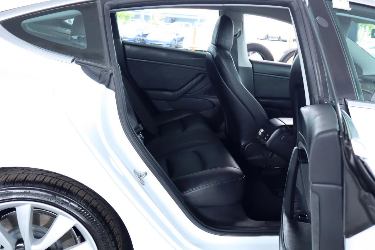 Used 2018 Tesla Model 3 Long Range RWD image 33