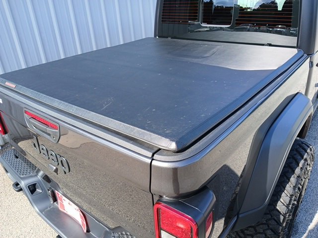 Used 2025 Jeep Gladiator Sport image 6