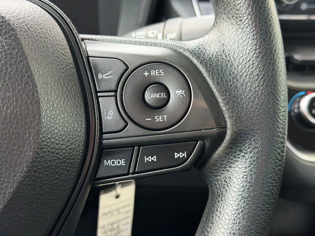 Used 2021 Toyota Corolla LE image 17