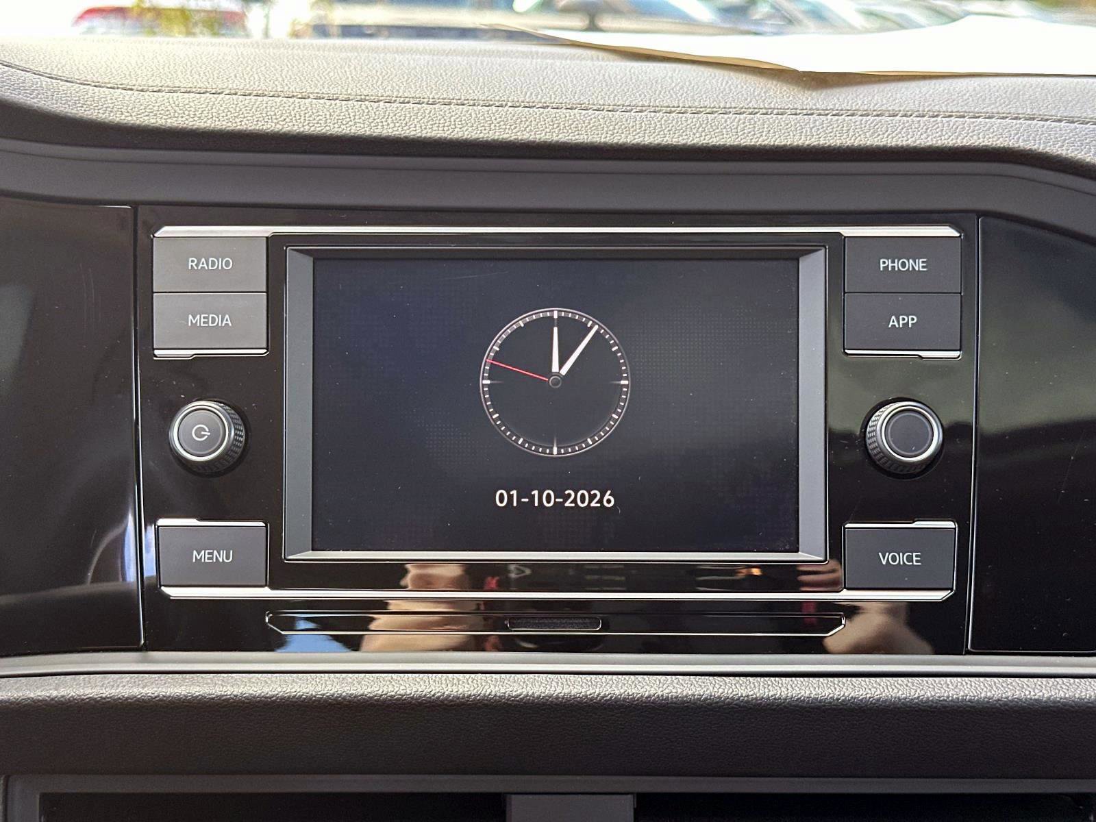 Used 2023 Volkswagen Jetta SE w/ Panoramic Sunroof Package image 19