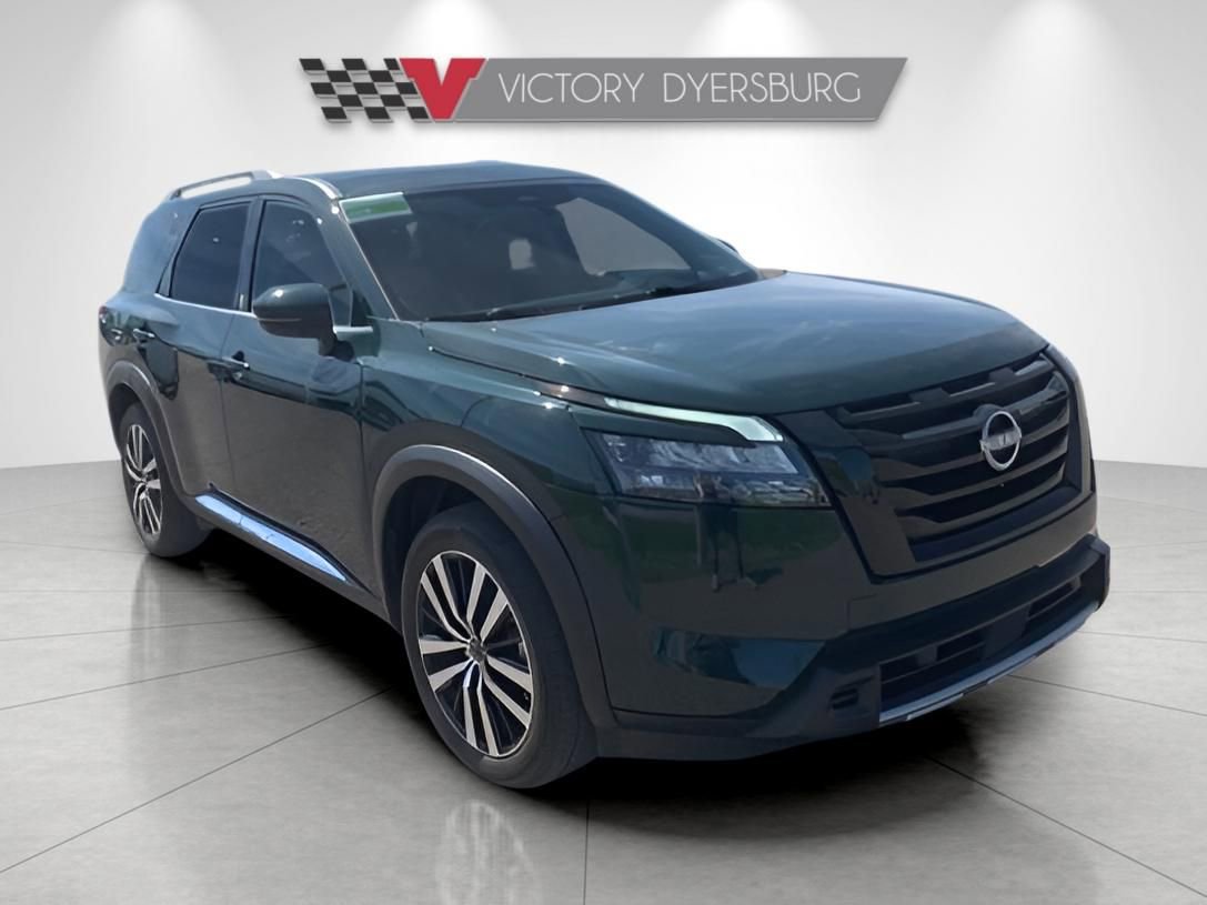 Used 2025 Nissan Pathfinder Platinum w/ Black Appearance Package FWD video 1