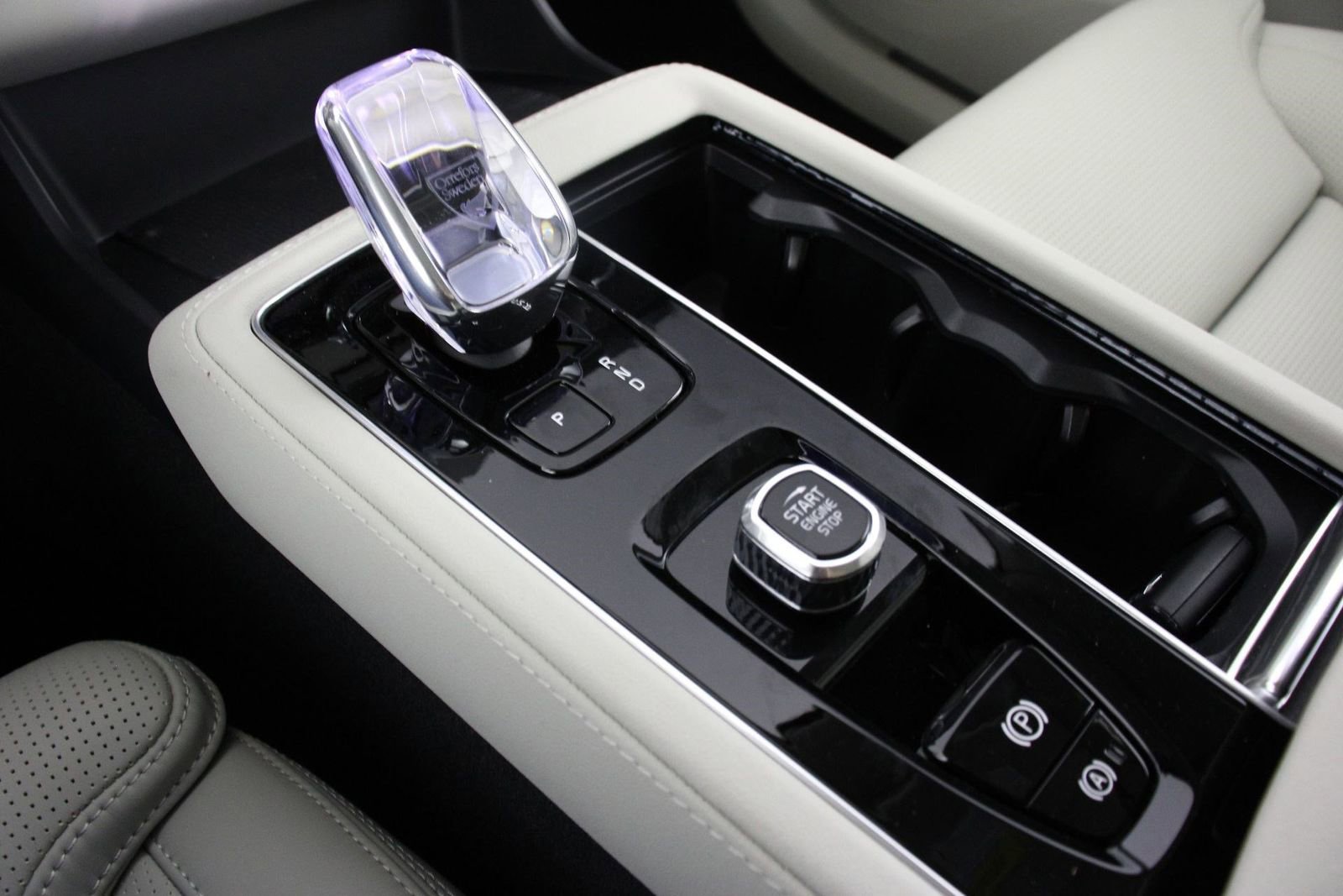 New 2026 Volvo XC90 B6 Ultra w/ Protection Package image 7