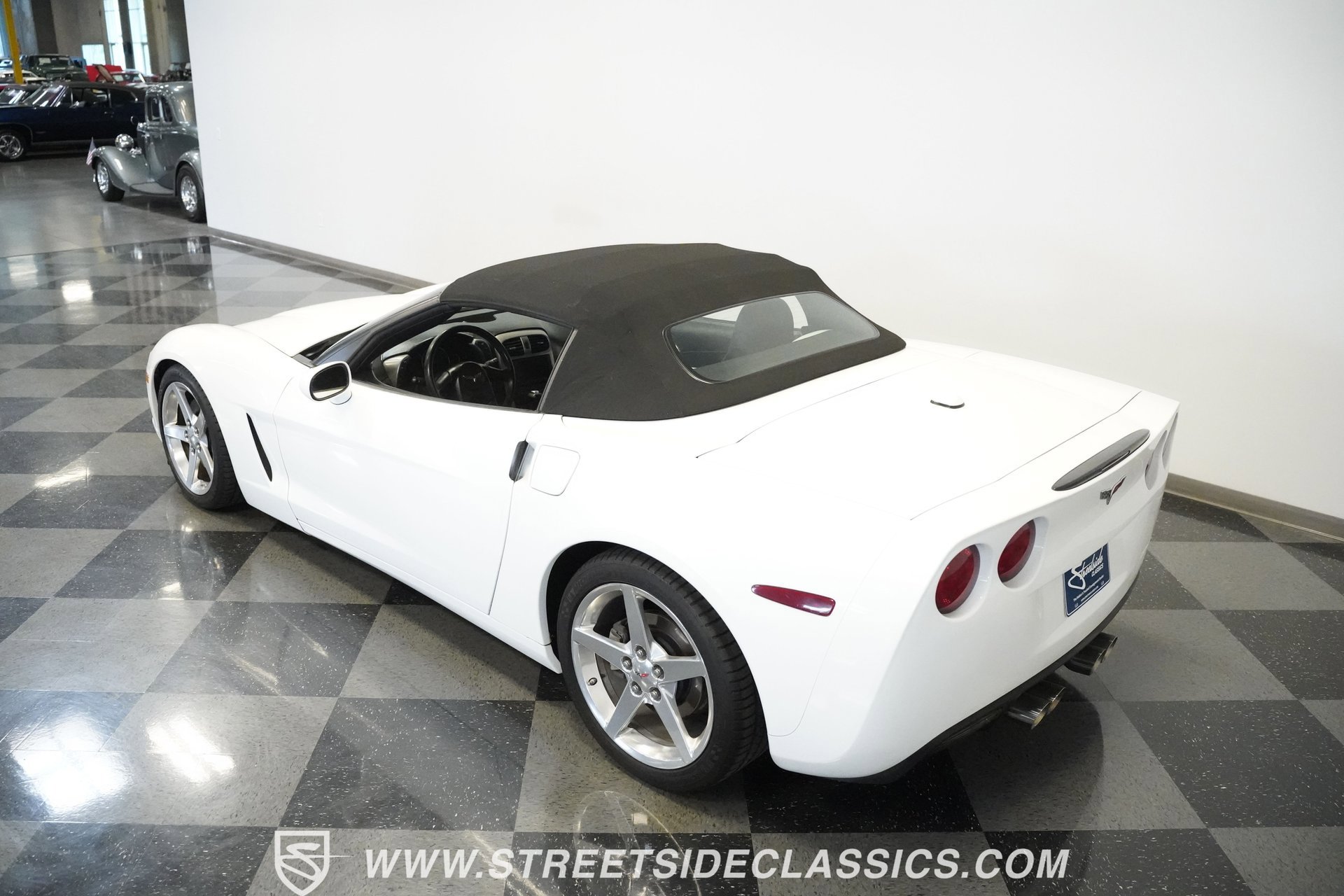 Used 2005 Chevrolet Corvette Convertible w/ Preferred Equipment Group image 12