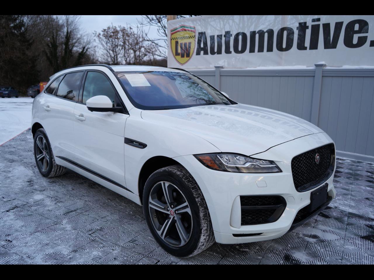 Used 2020 Jaguar F-PACE R-Sport image 2