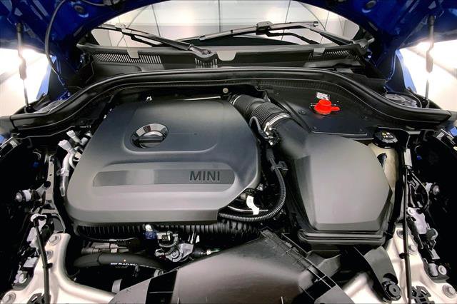 Certified 2025 MINI Cooper 2-Door Hardtop image 9