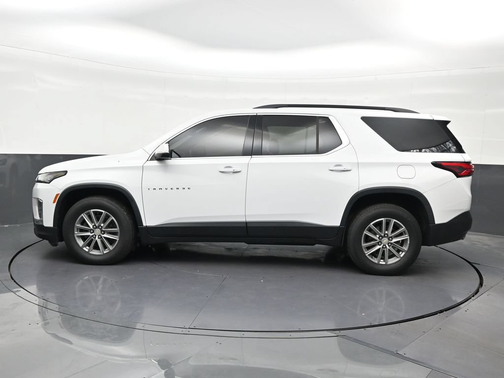 Used 2023 Chevrolet Traverse LT FWD image 2
