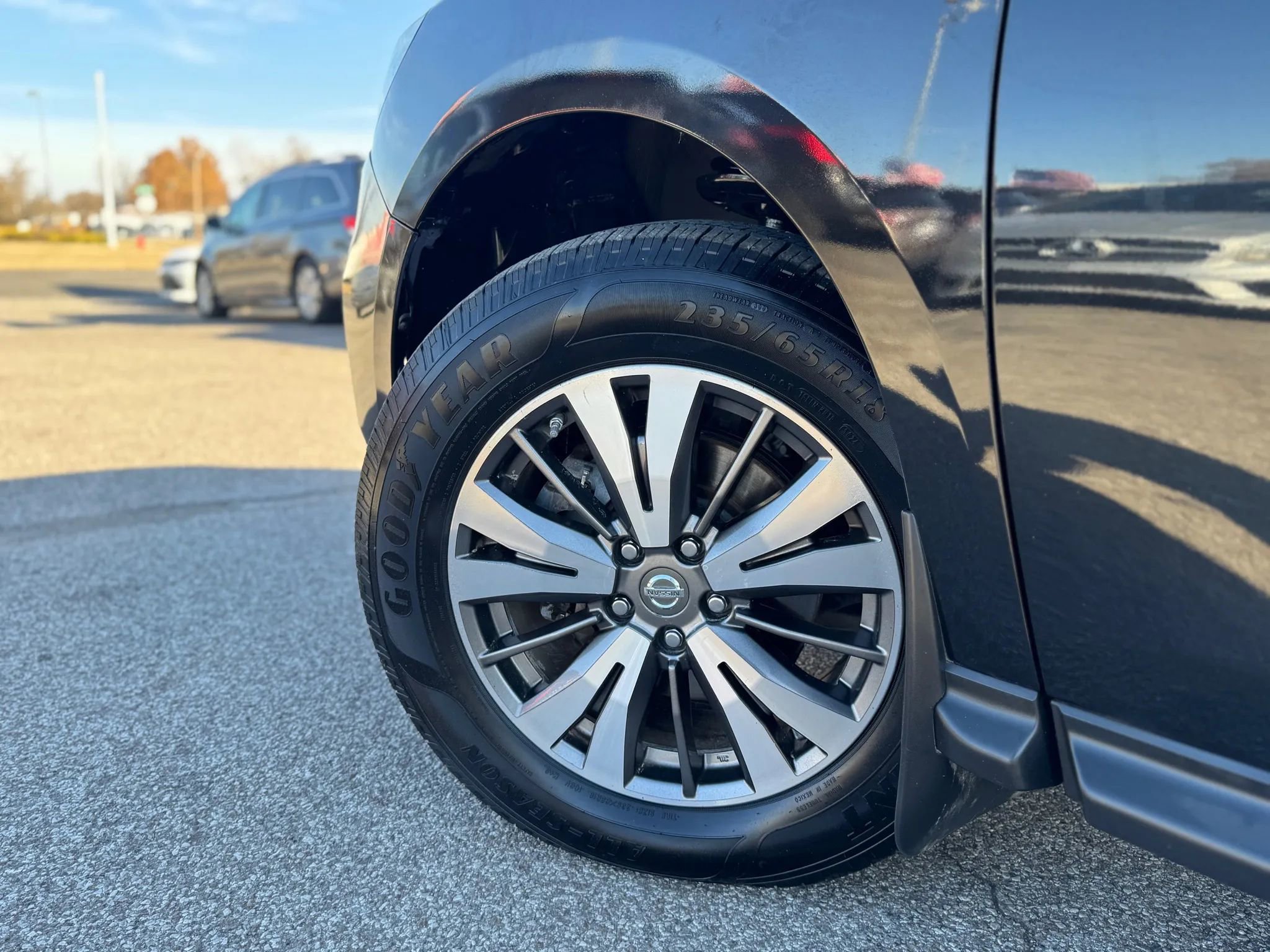 Used 2017 Nissan Pathfinder SV image 31