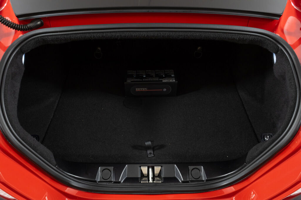 Certified 2021 Ferrari Roma image 19