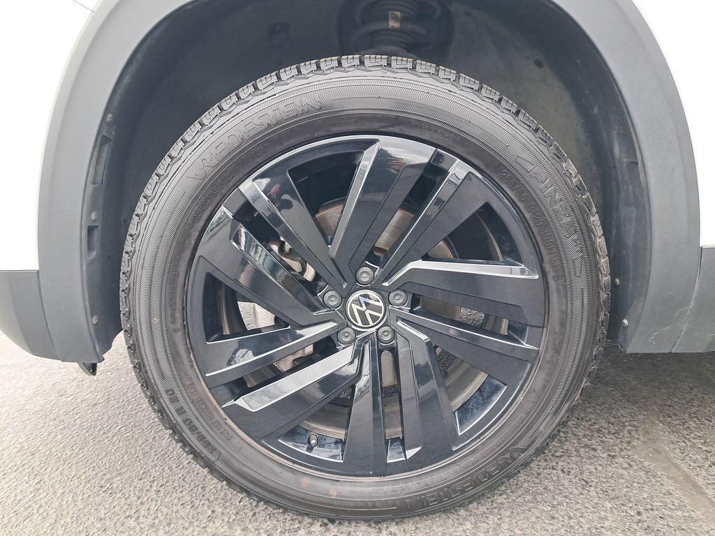 Used 2023 Volkswagen Atlas Cross Sport SE AWD/4WD image 29