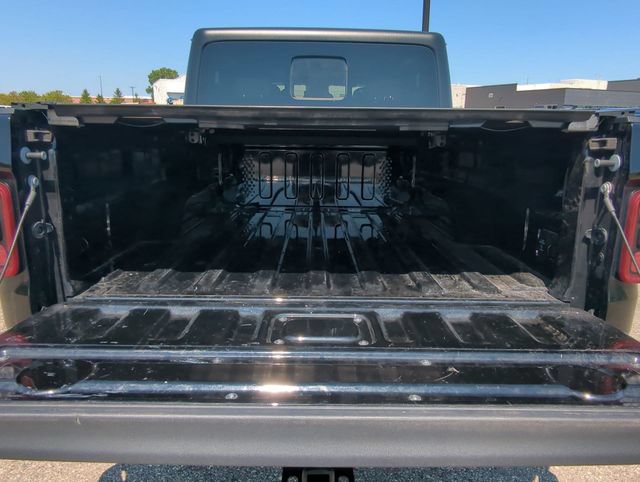 Used 2024 Jeep Gladiator Overland AWD/4WD image 24