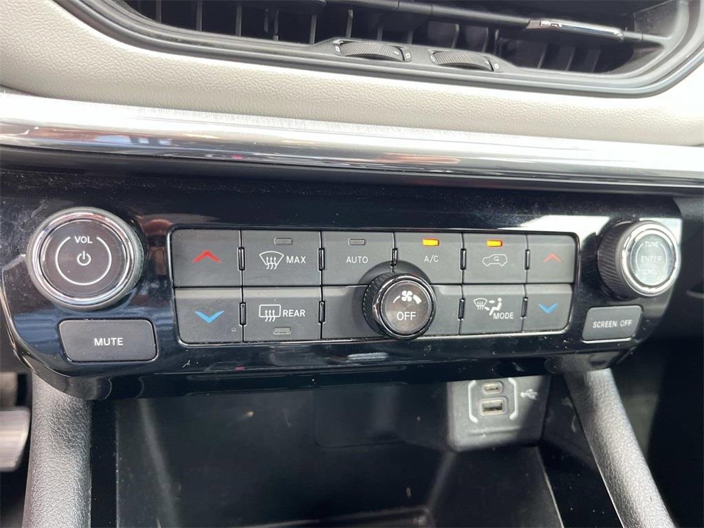 Used 2024 Jeep Compass Limited image 19